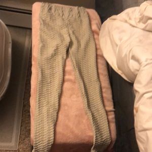 Butt lifting sports leggings